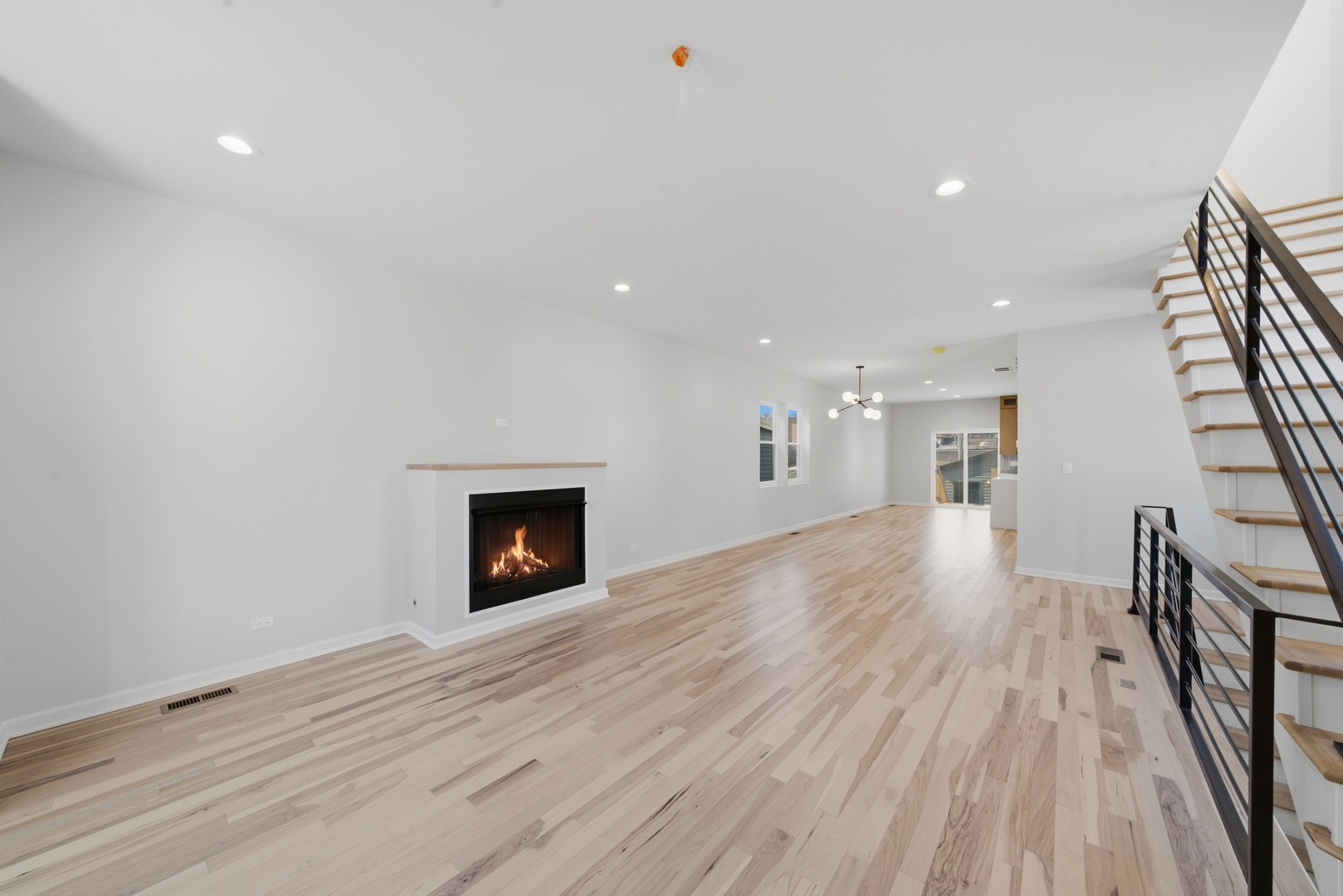 956 N Saint Louis Avenue Property Photo 9
