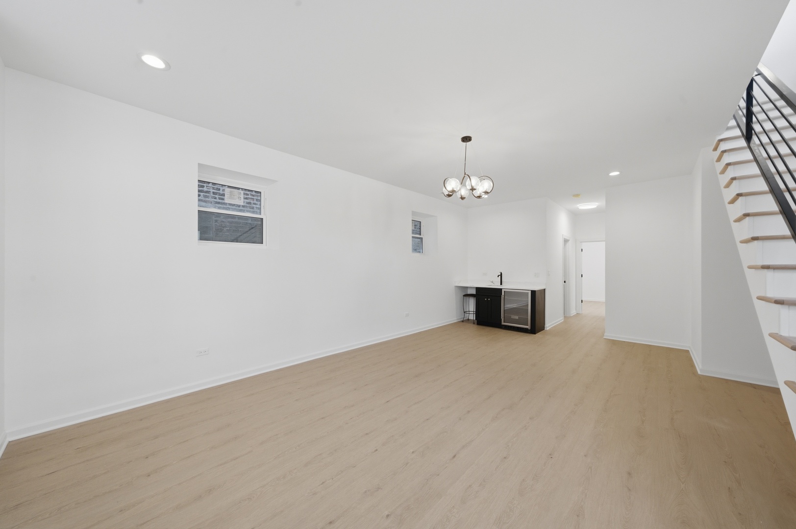 956 N Saint Louis Avenue Property Photo 21