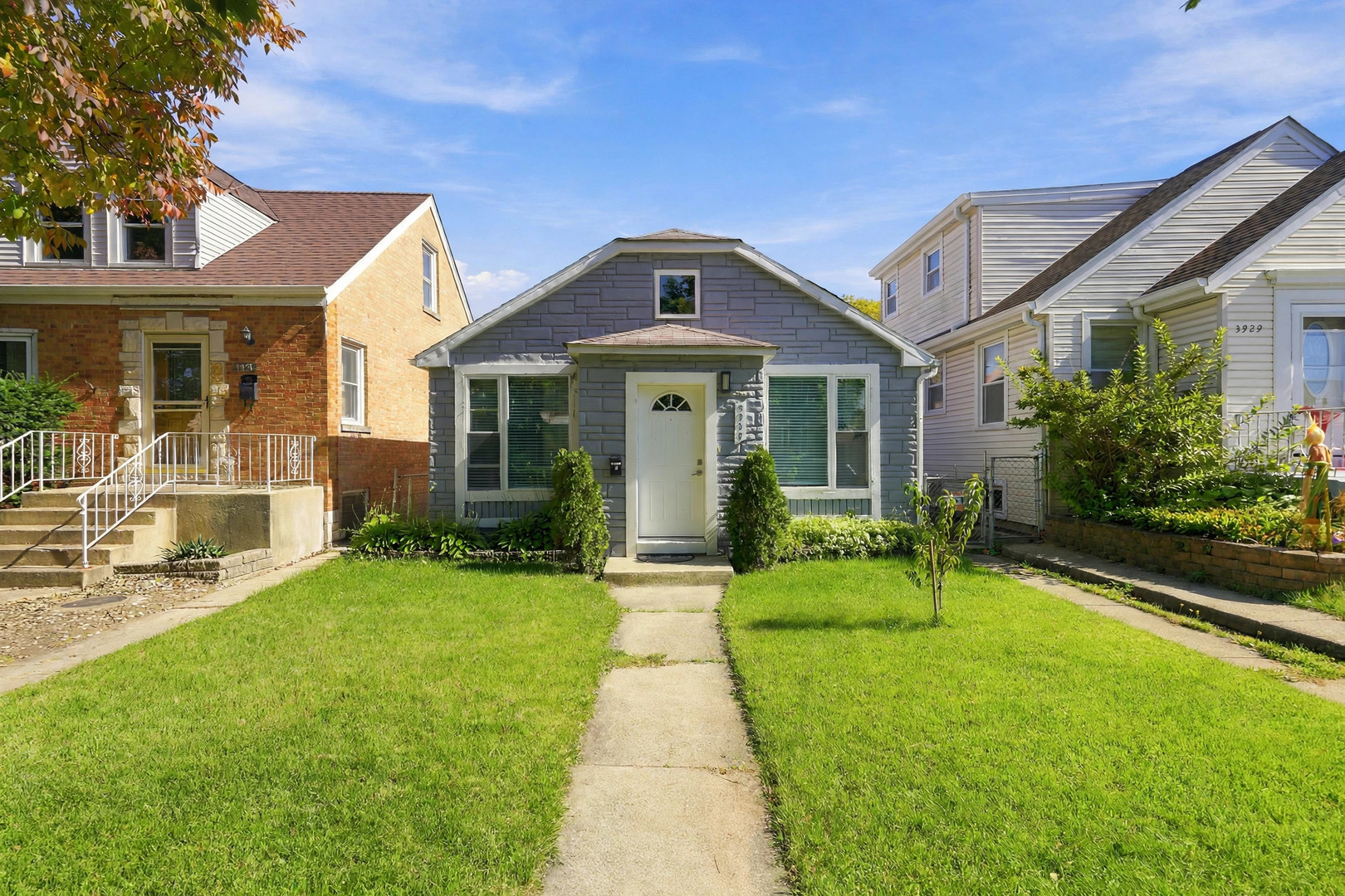 3933 N Plainfield Avenue Property Photo 1
