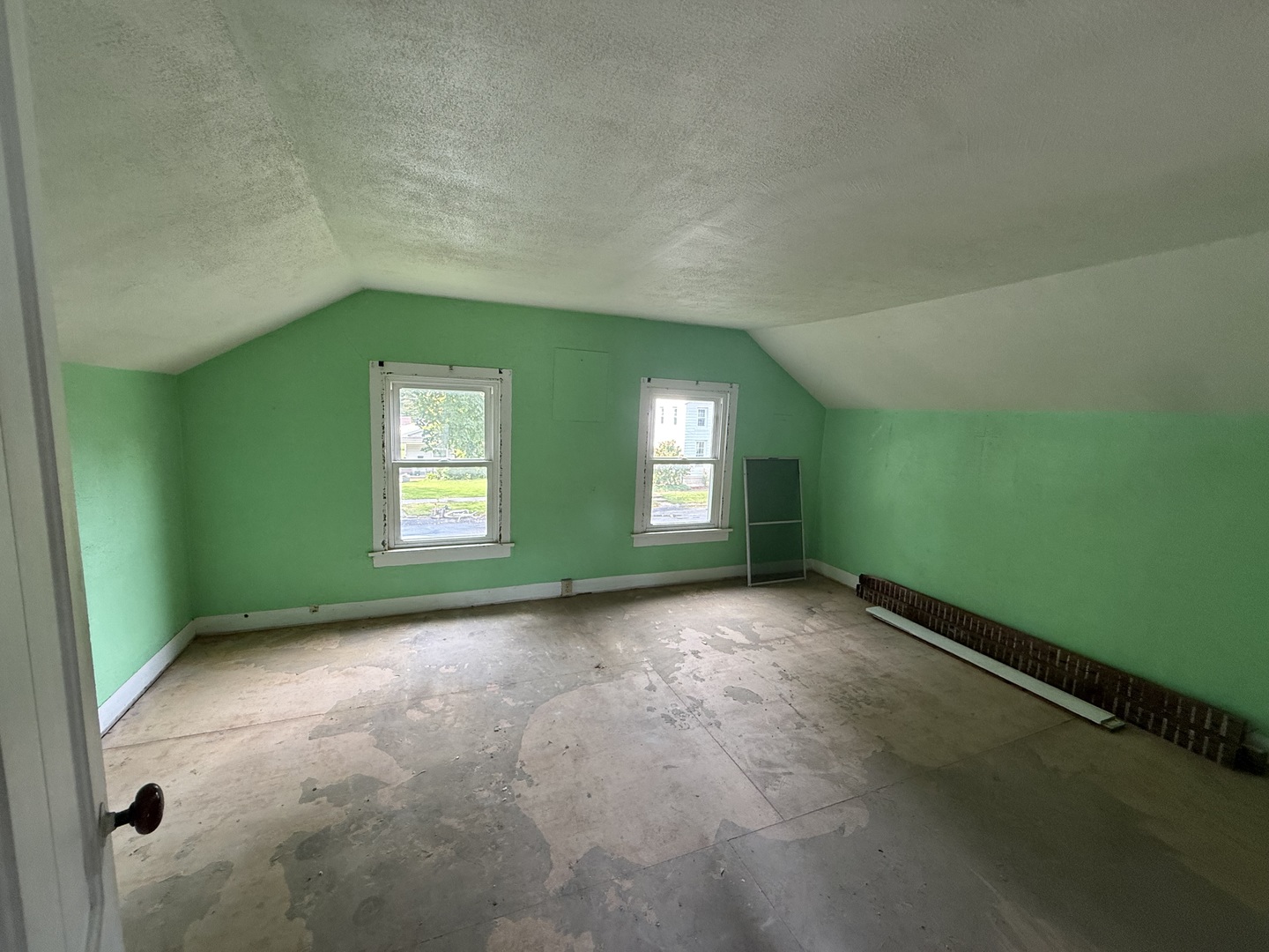 124 S Elm Street Property Photo 13
