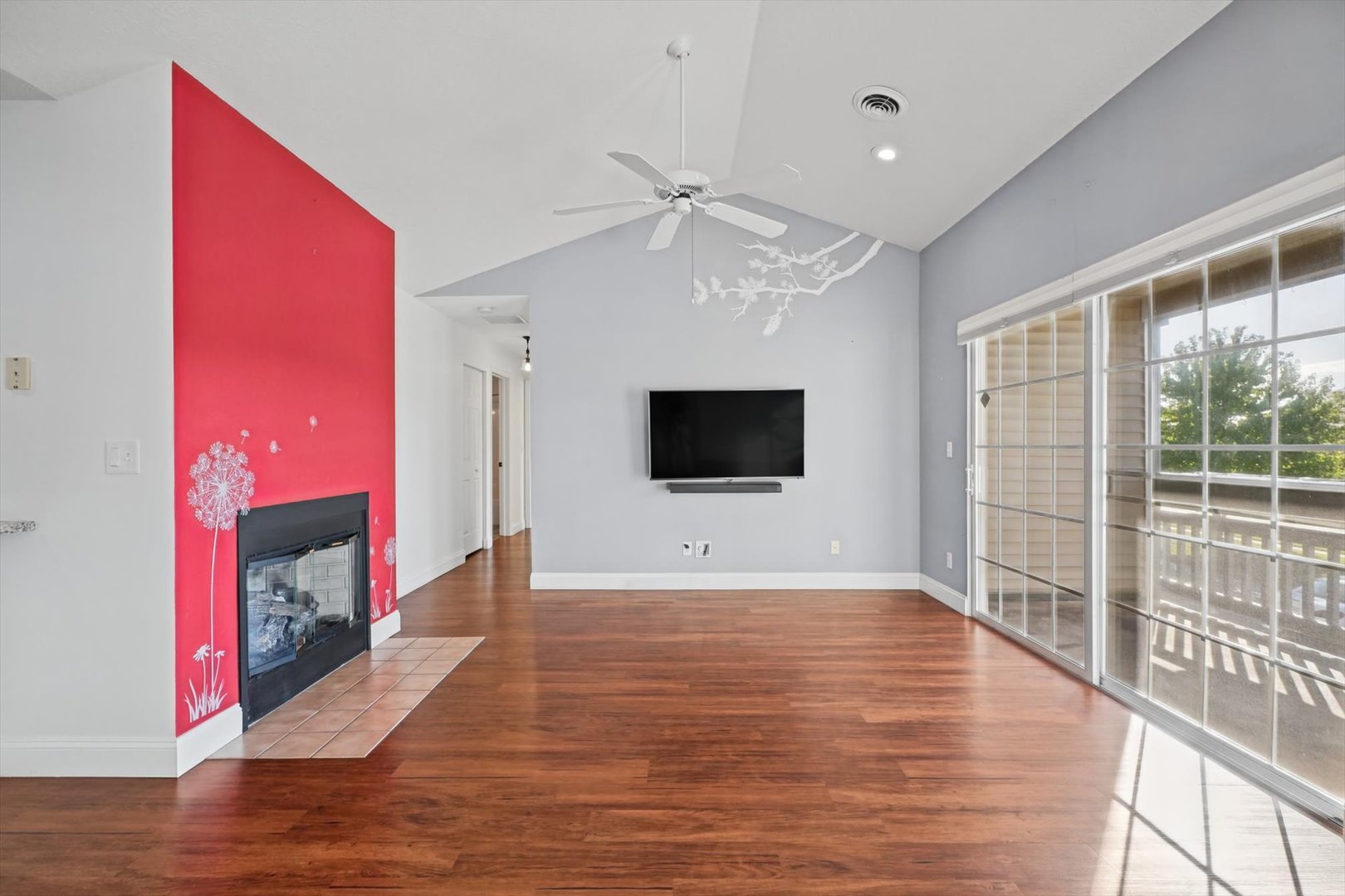 2402 Windward Boulevard 205 Property Photo 7