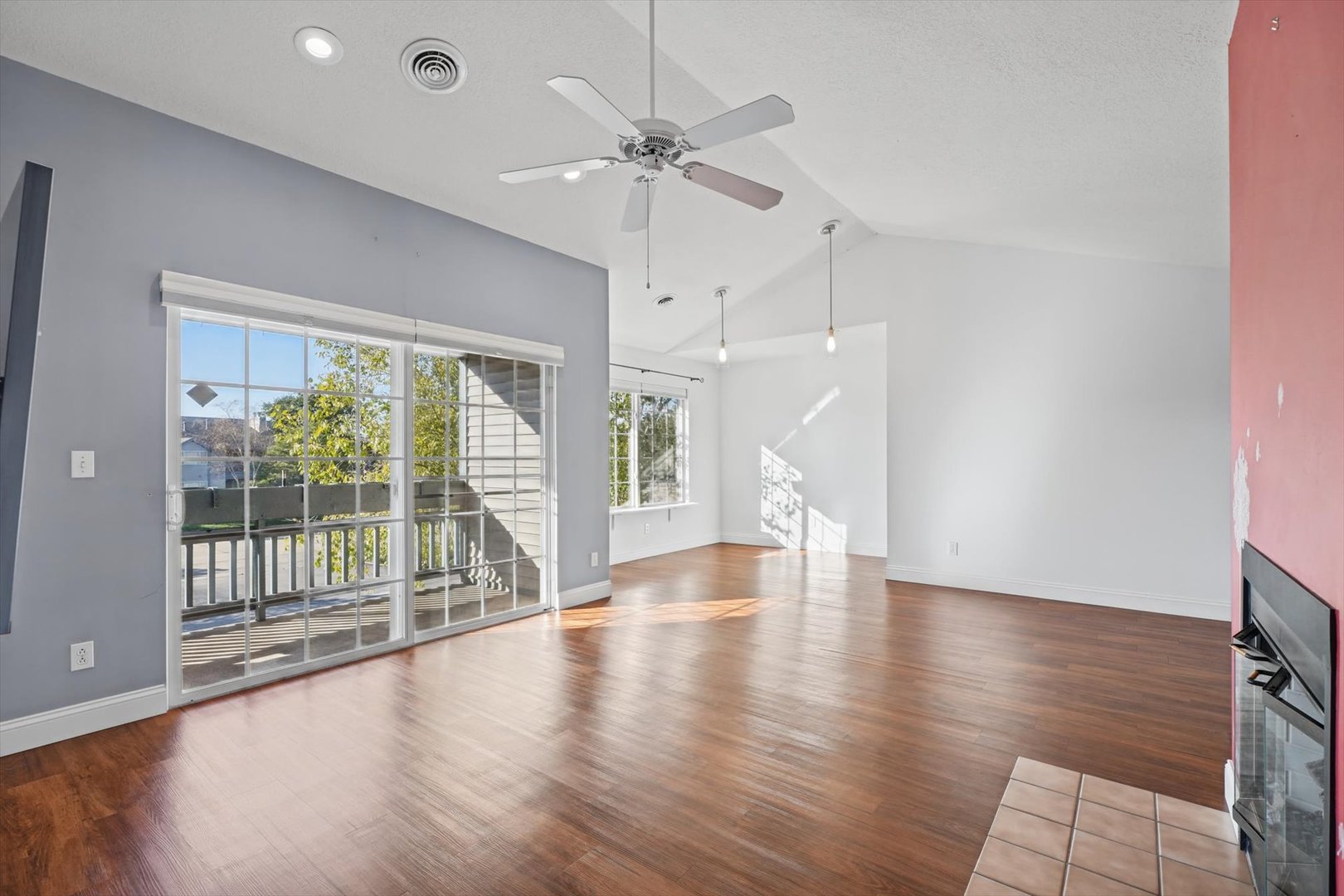 2402 Windward Boulevard 205 Property Photo 8