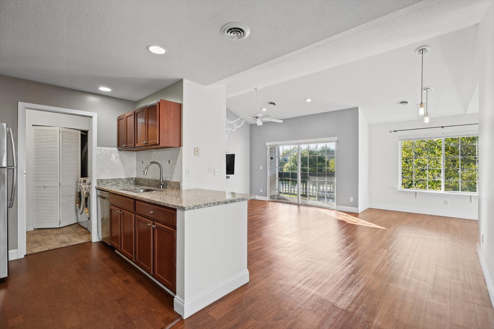 2402 Windward Boulevard 205 Property Photo 12