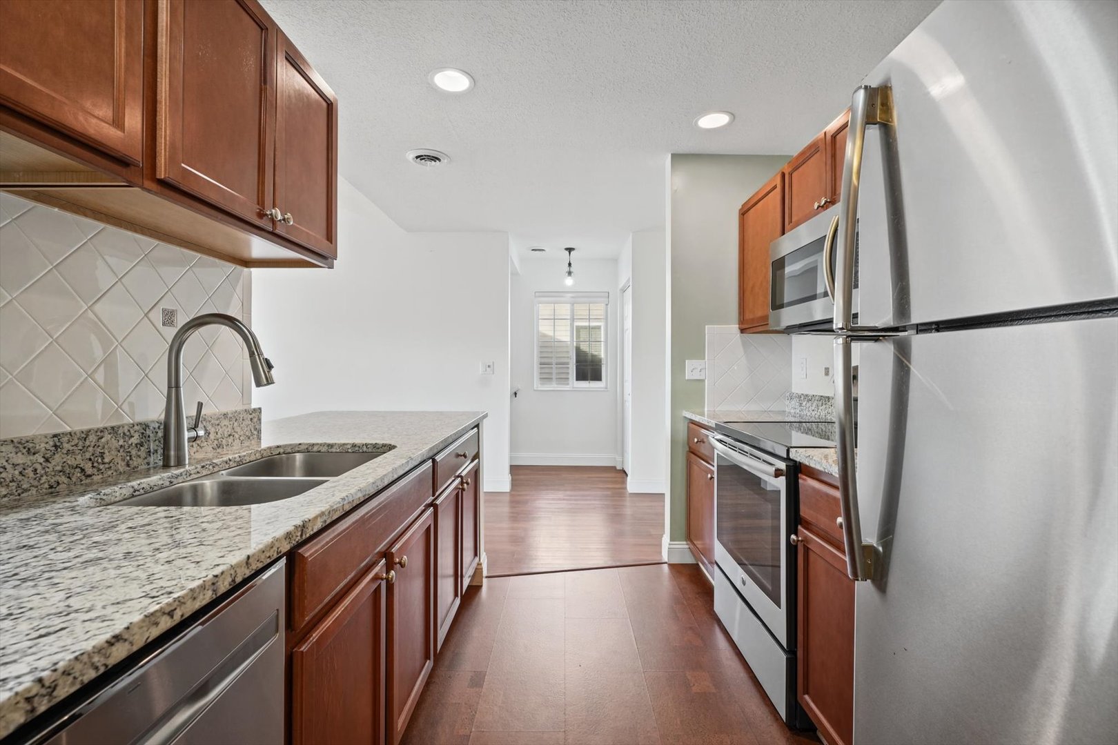 2402 Windward Boulevard 205 Property Photo 15