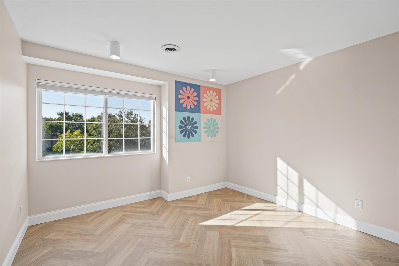 2402 Windward Boulevard 205 Property Photo 17