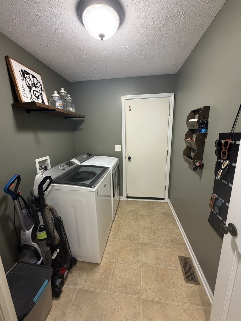 383 Red Fox Drive Property Photo 13