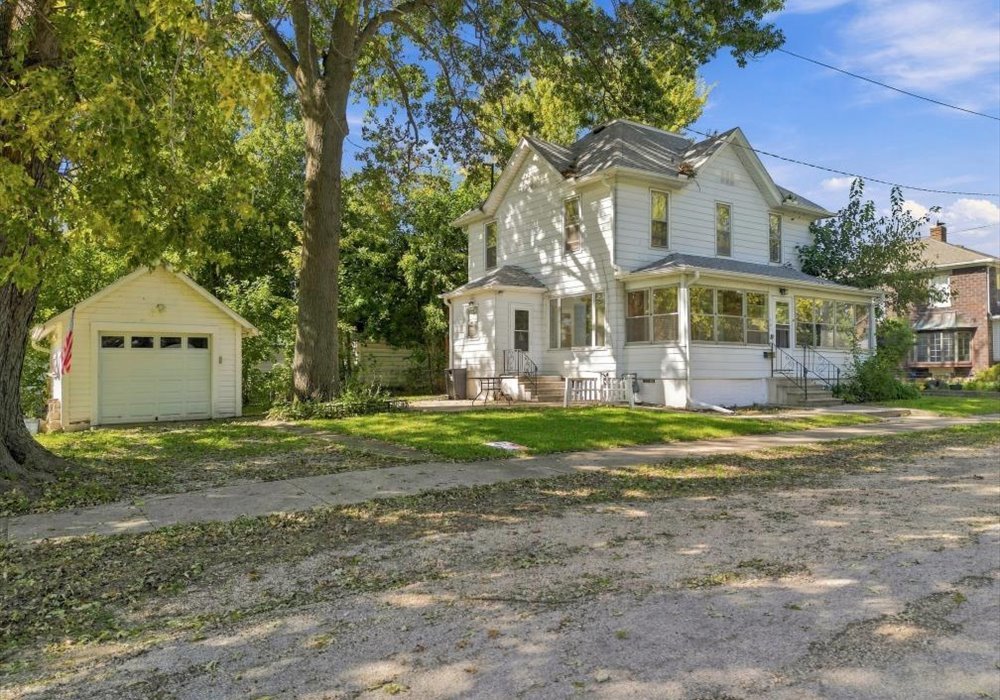 105 9th Avenue Property Photo 1