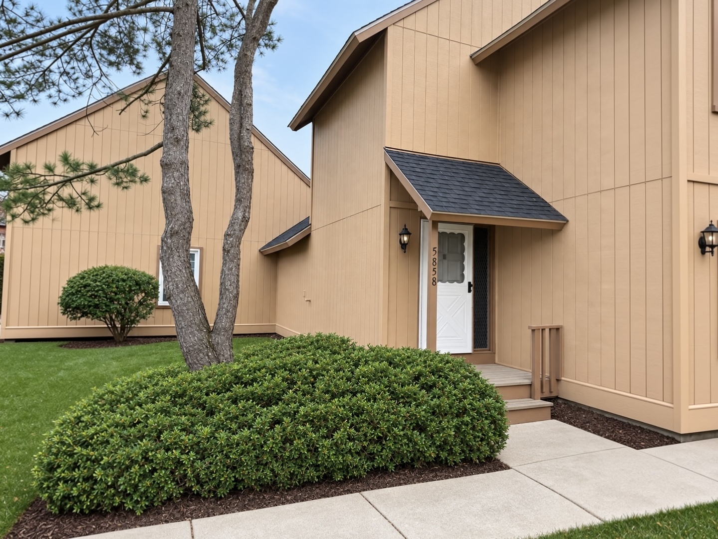 5858 Heatherridge Drive 5858 Property Photo 1