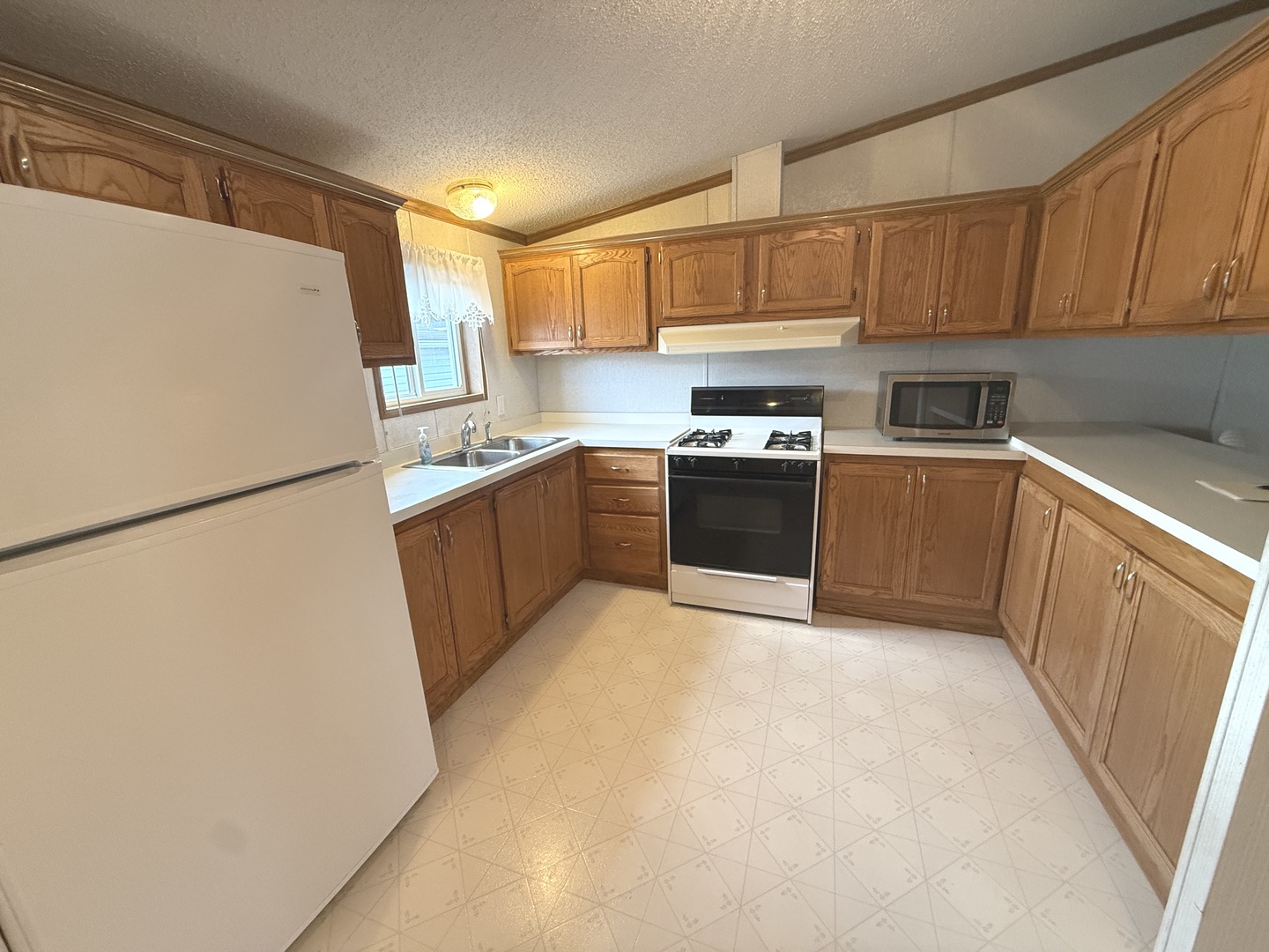 25819 Firestone Drive Property Photo 12