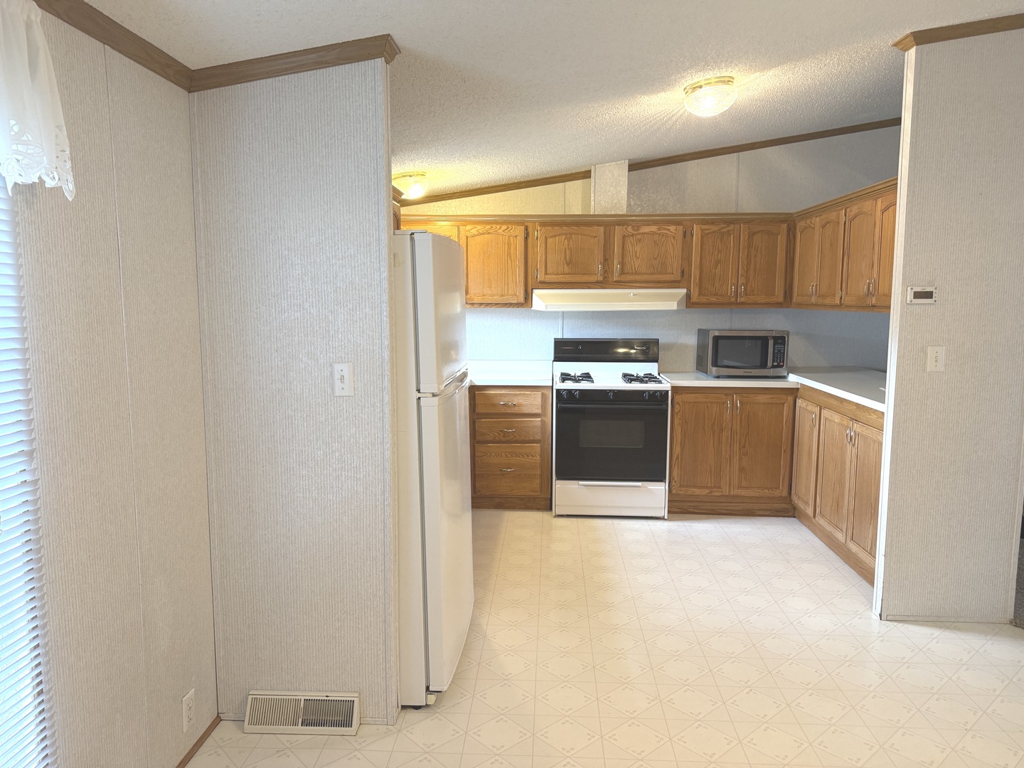 25819 Firestone Drive Property Photo 15
