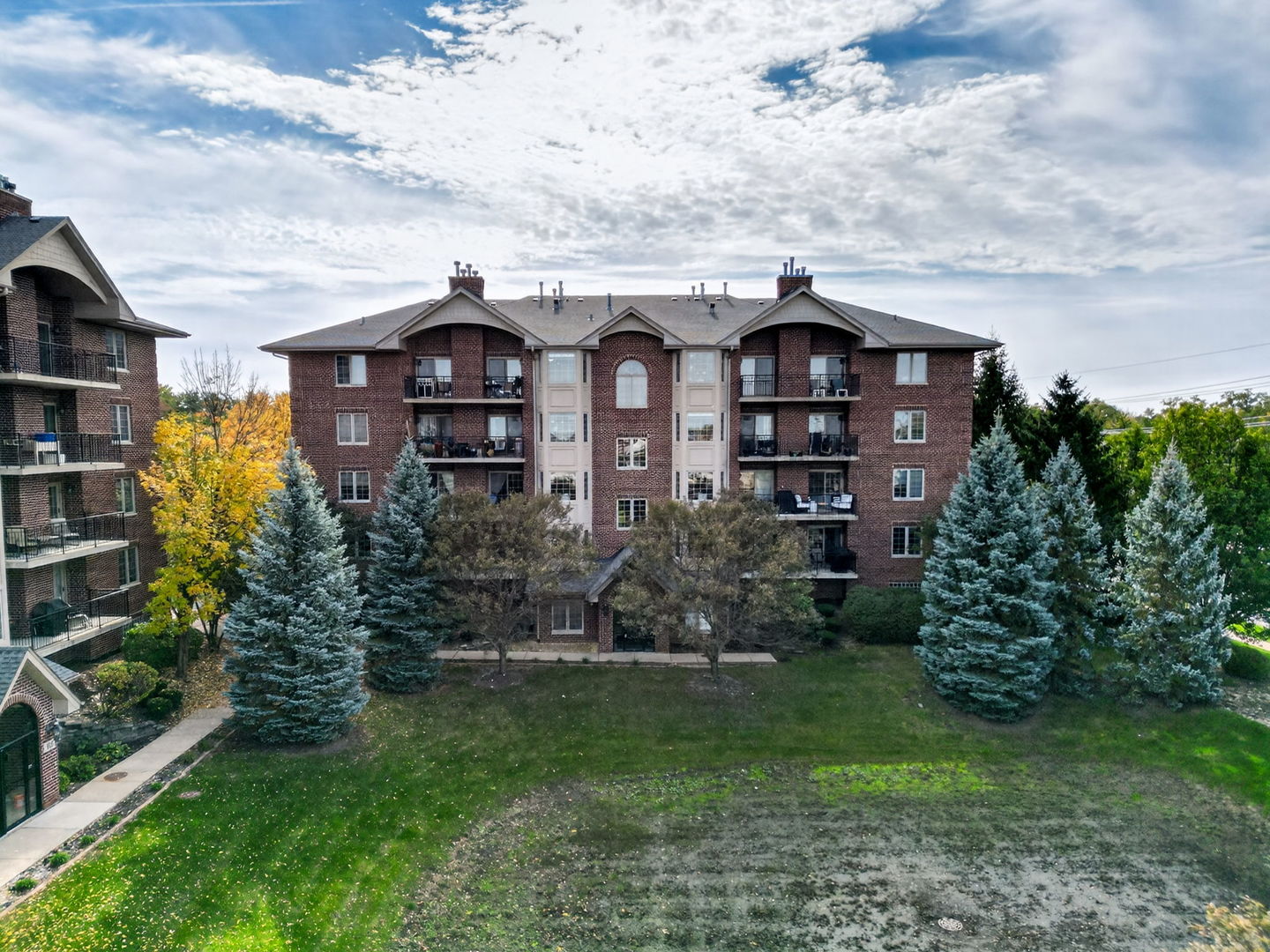 6675 S Cass Avenue 4c Property Photo 1