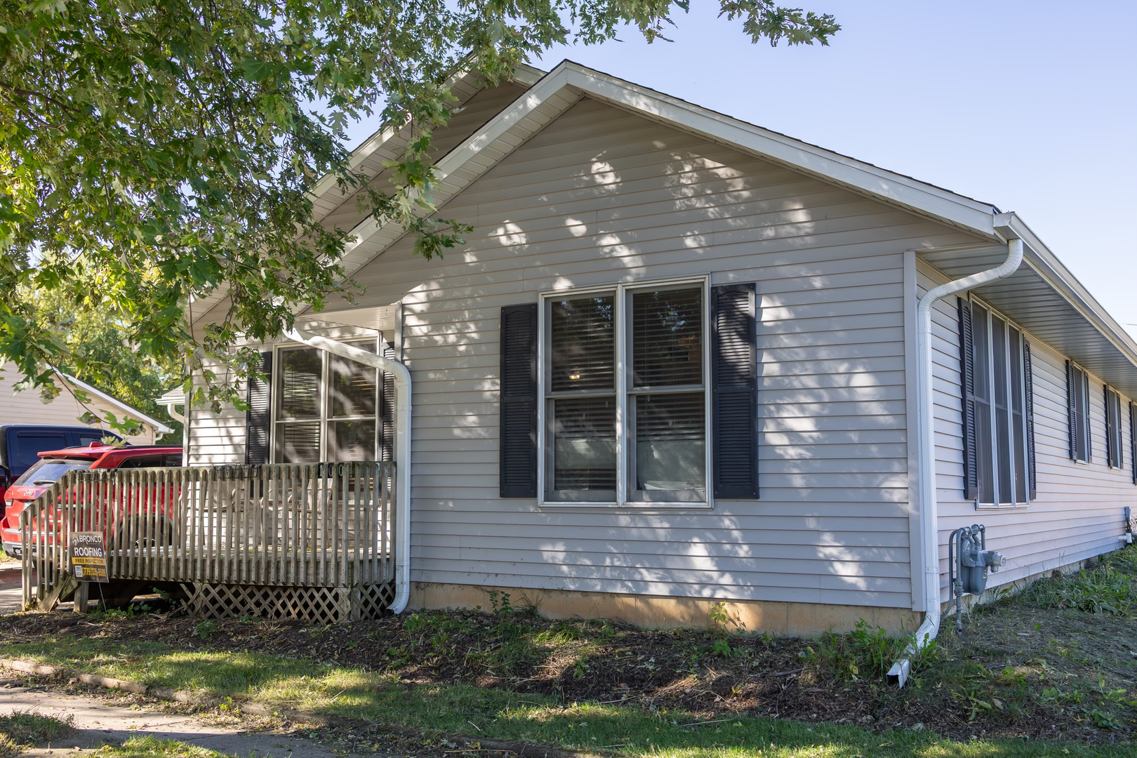 100 Adams Street Property Photo 1