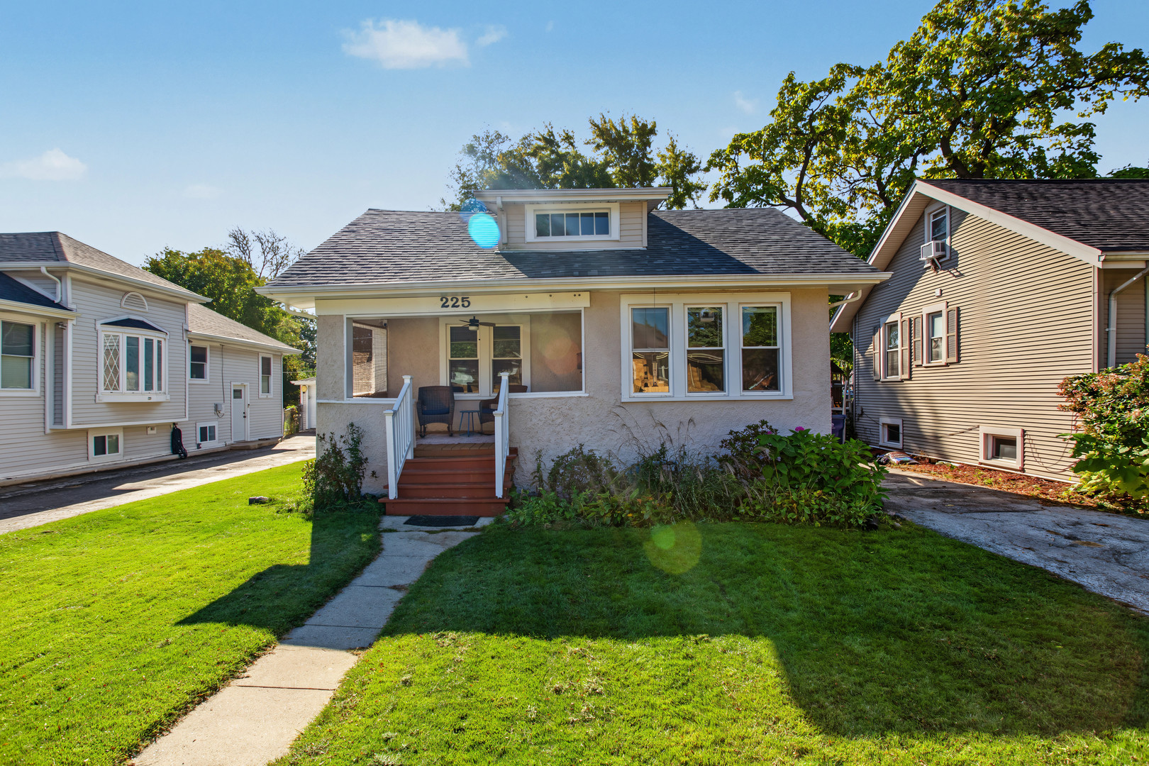 225 W School Street Property Photo 1