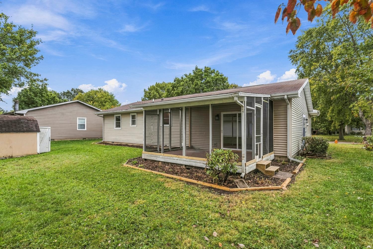1812 Stratford Drive Property Photo 2