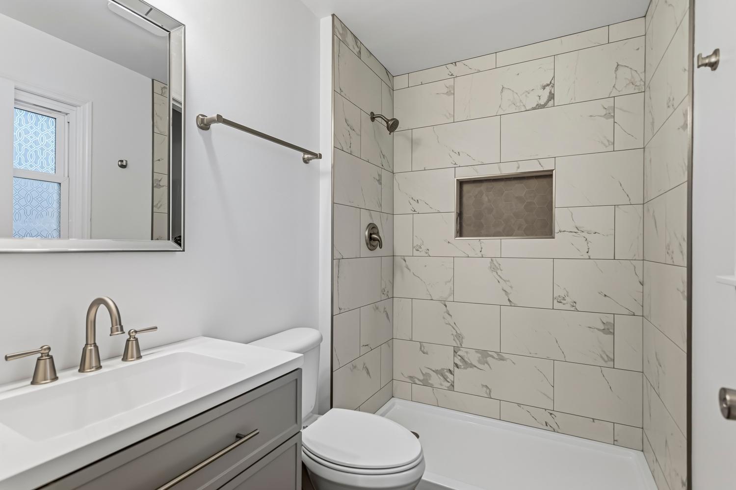 1812 Stratford Drive Property Photo 7