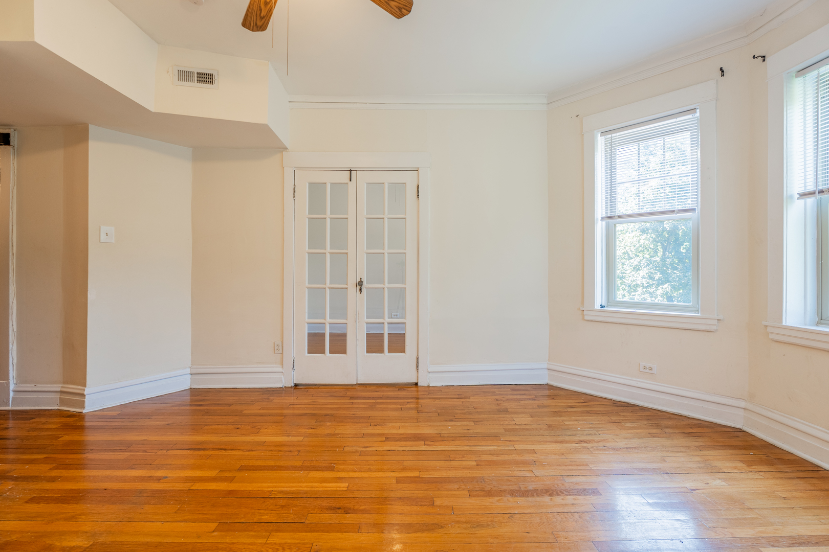 1841 W Touhy Avenue 2 Property Photo 4