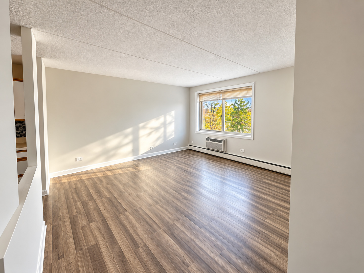 5011 Valley Lane 304 Property Photo 4
