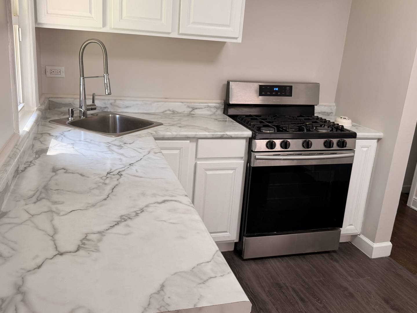 14131 Manor Avenue Property Photo 8