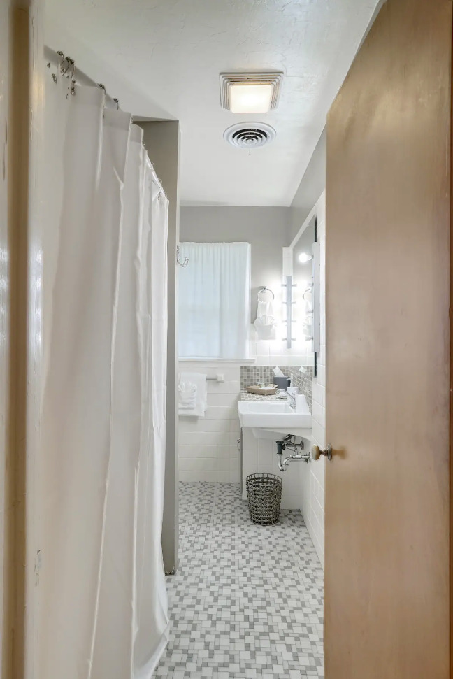 1205 W Daniel Street Property Photo 5