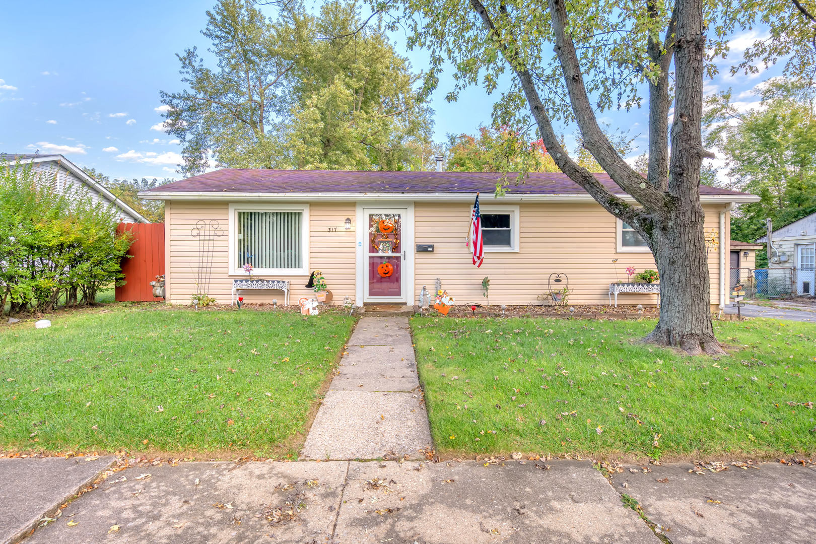 317 Dorsetshire Drive Property Photo 1