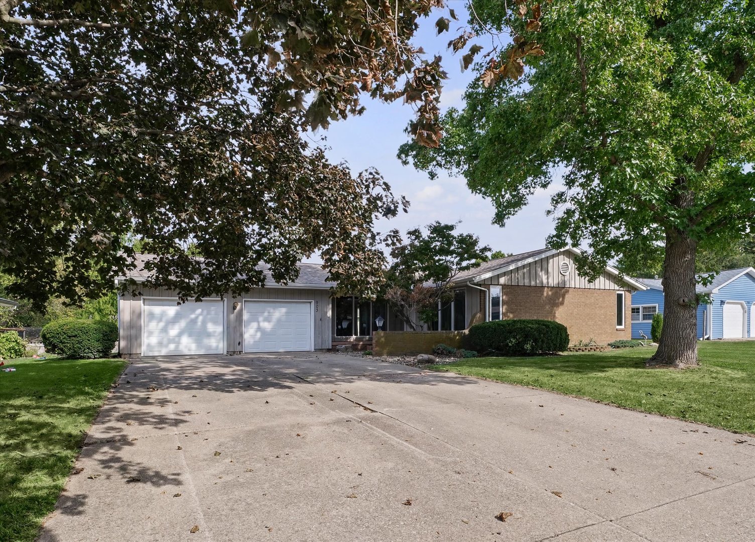 903 Crestview Drive Property Photo 1