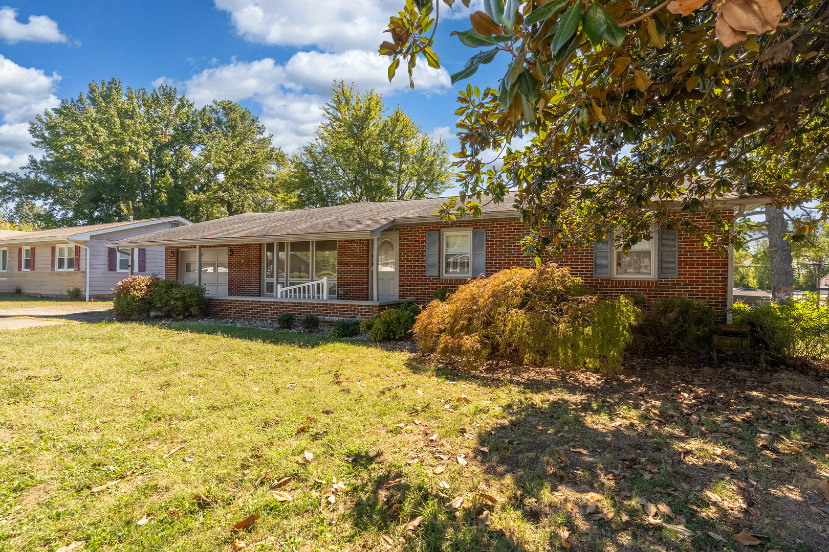 109 Lakeshore Drive Property Photo 1