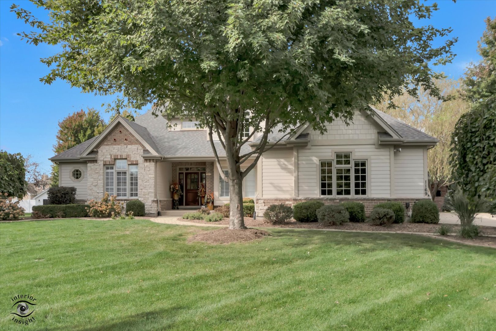 1169 Coyote Run Property Photo 1