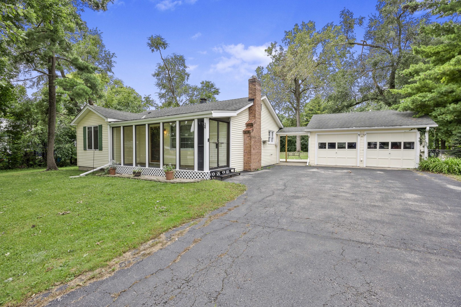 5840 S Brainard Avenue Property Photo 1