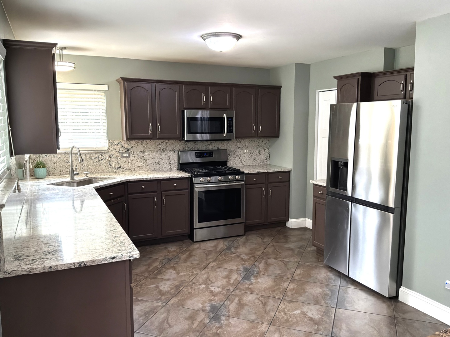 1717 Mountain Ridge Pass Property Photo 6