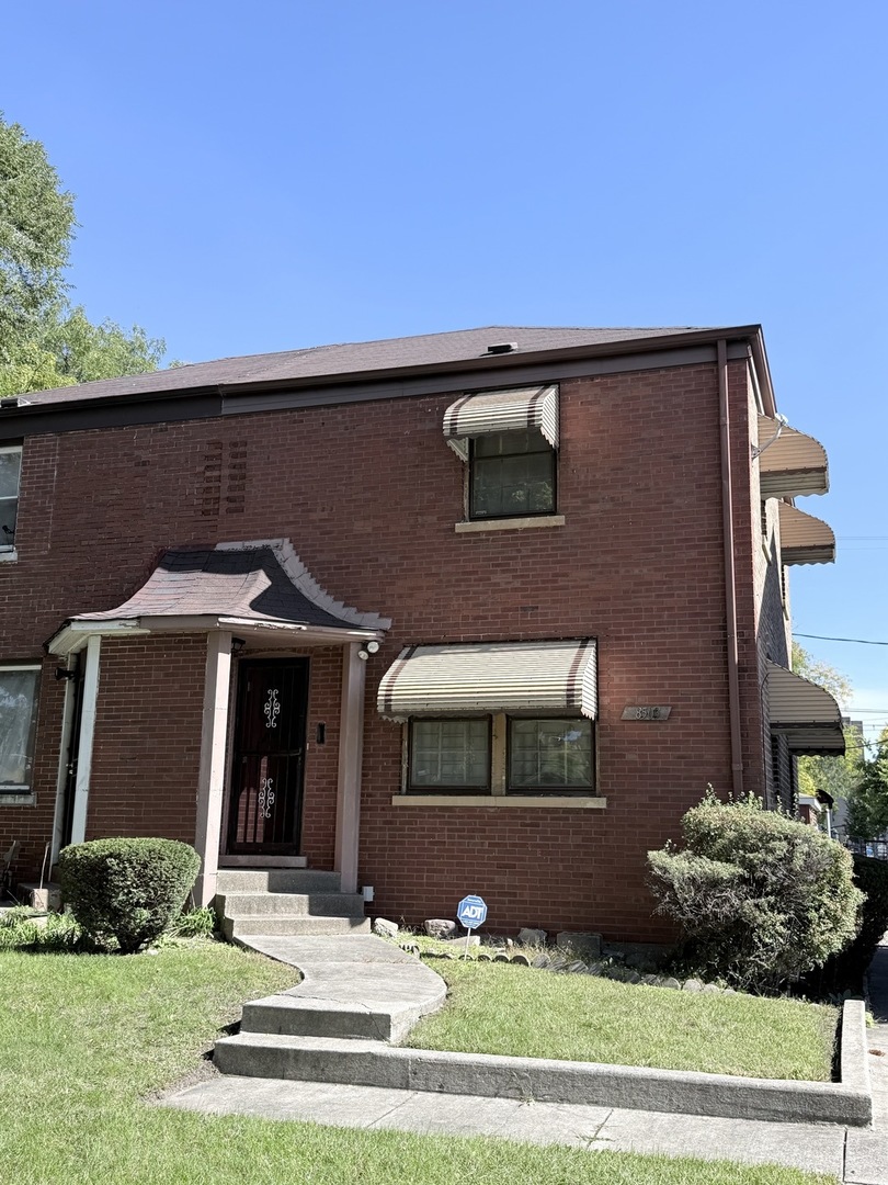 8503 S Saint Lawrence Avenue Property Photo 1