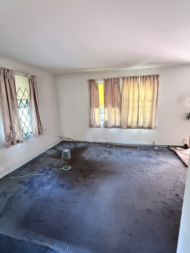 8503 S Saint Lawrence Avenue Property Photo 4