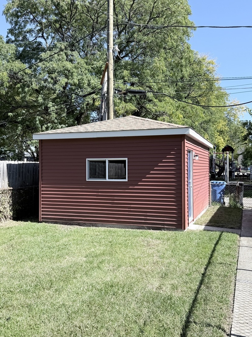 8503 S Saint Lawrence Avenue Property Photo 11