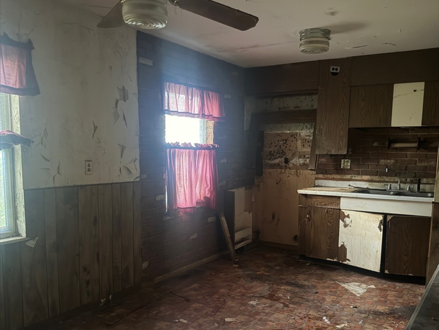 962 Central Avenue Property Photo 5