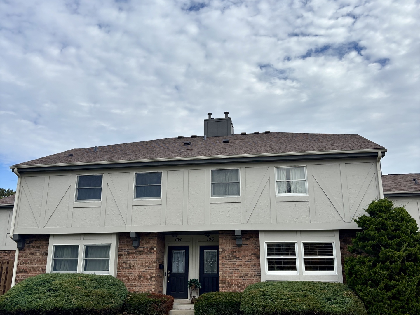 106 Queens Cove Property Photo 1