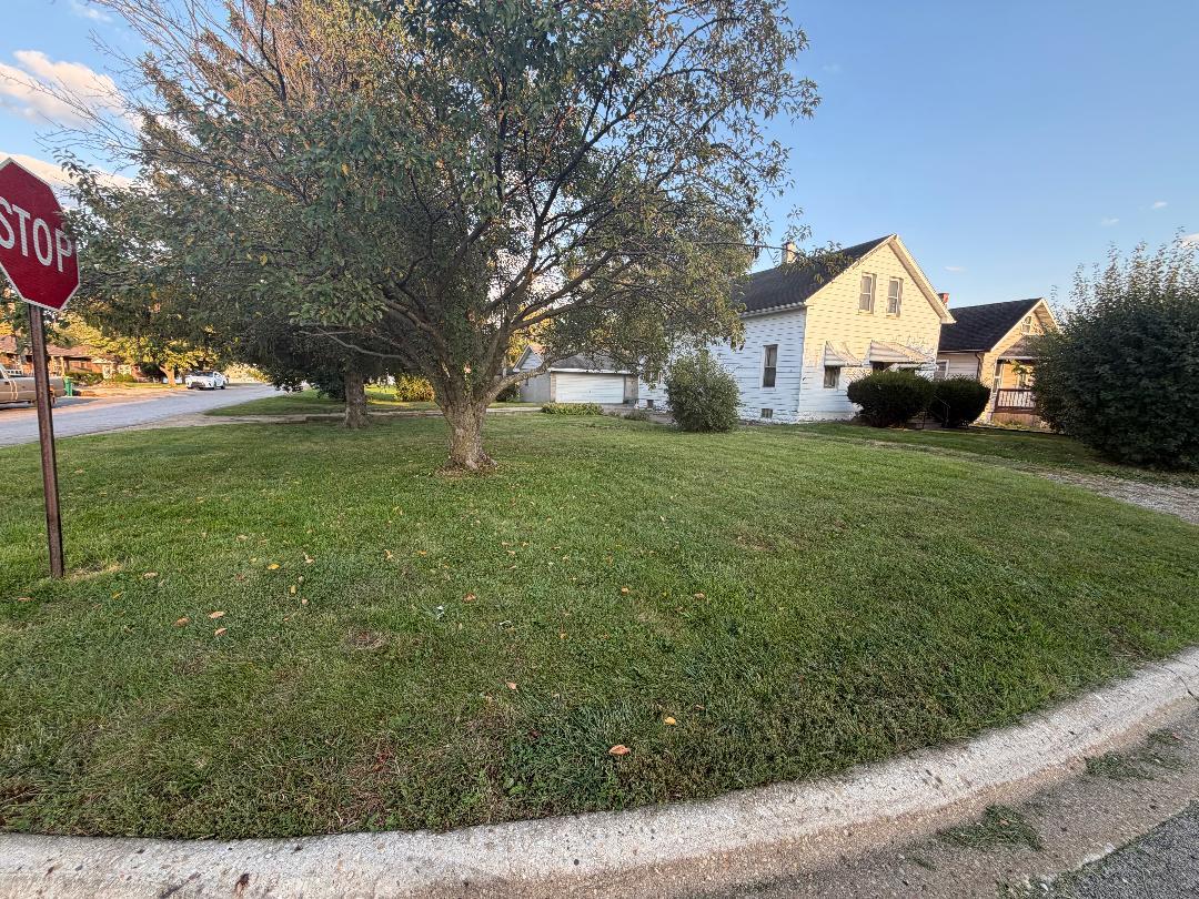 702 Davis Avenue Property Photo 7