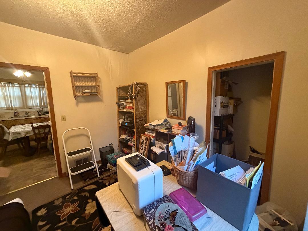 702 Davis Avenue Property Photo 8