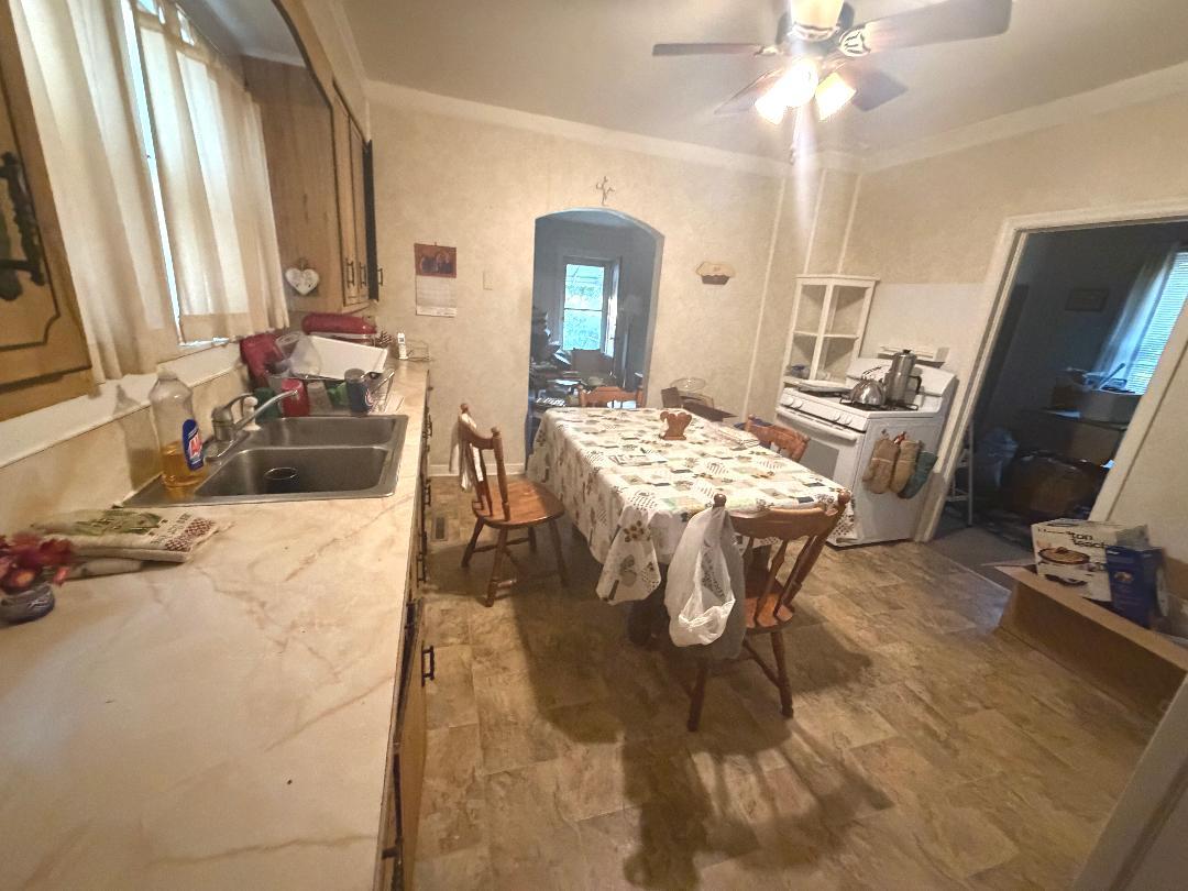 702 Davis Avenue Property Photo 11