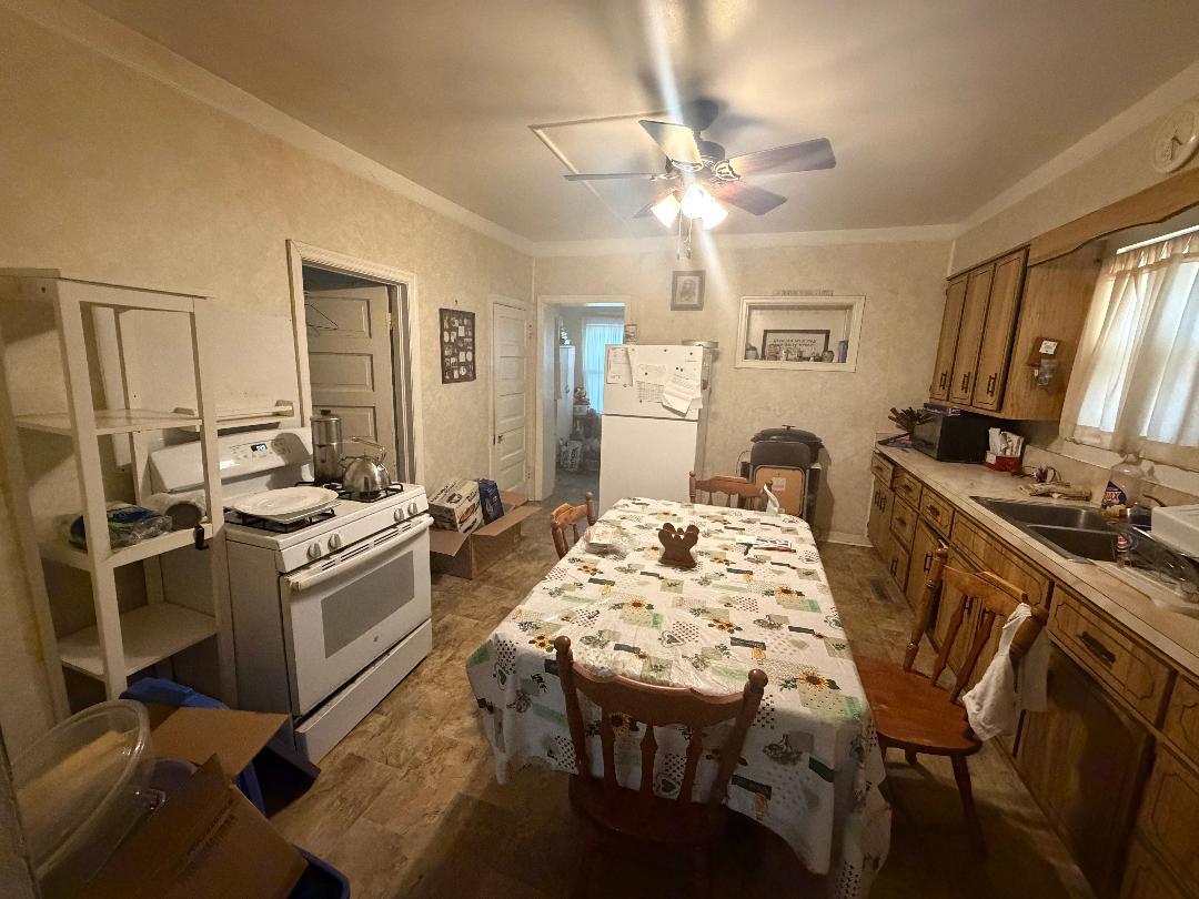 702 Davis Avenue Property Photo 15
