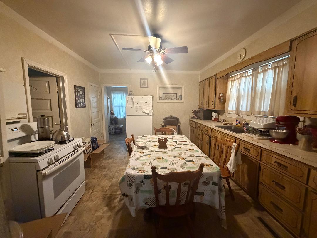 702 Davis Avenue Property Photo 16