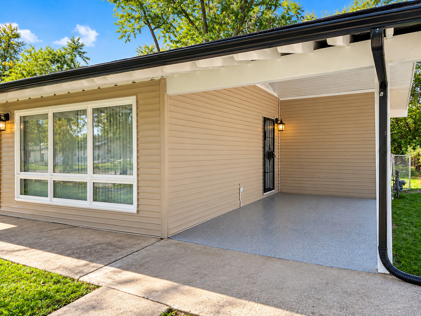 15408 Birch Road Property Photo 4