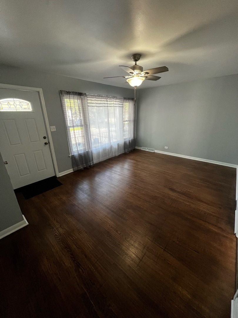 6340 S Bell Avenue Property Photo 5