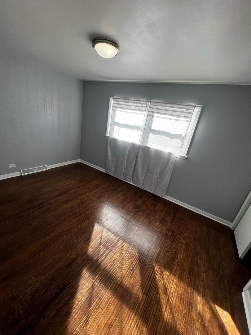 6340 S Bell Avenue Property Photo 10