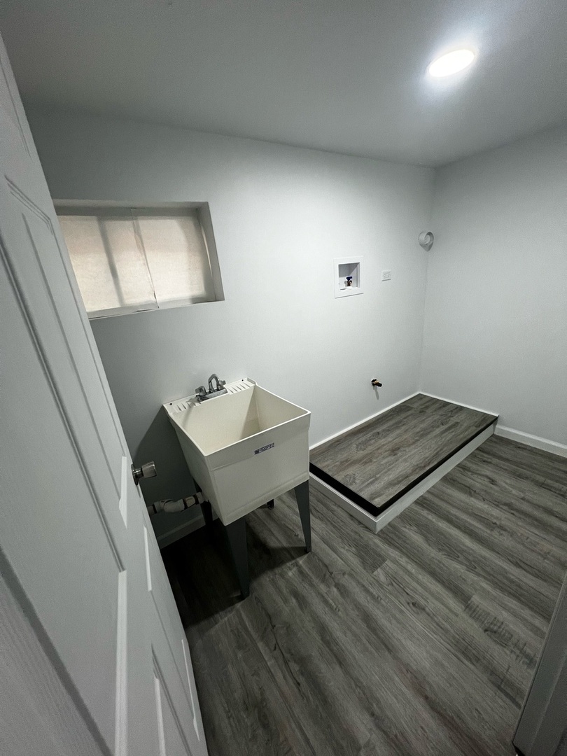 6340 S Bell Avenue Property Photo 14
