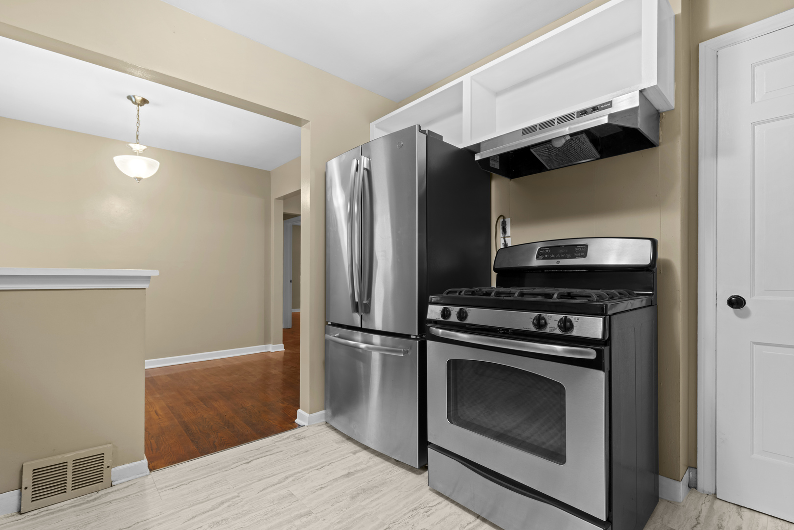 2911 18th Avenue Property Photo 5