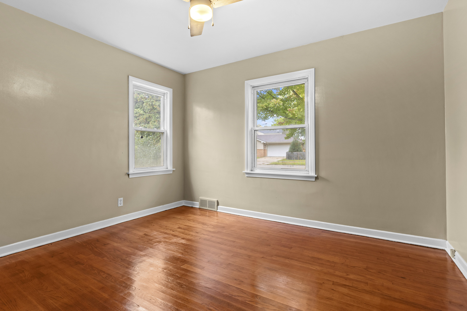 2911 18th Avenue Property Photo 6