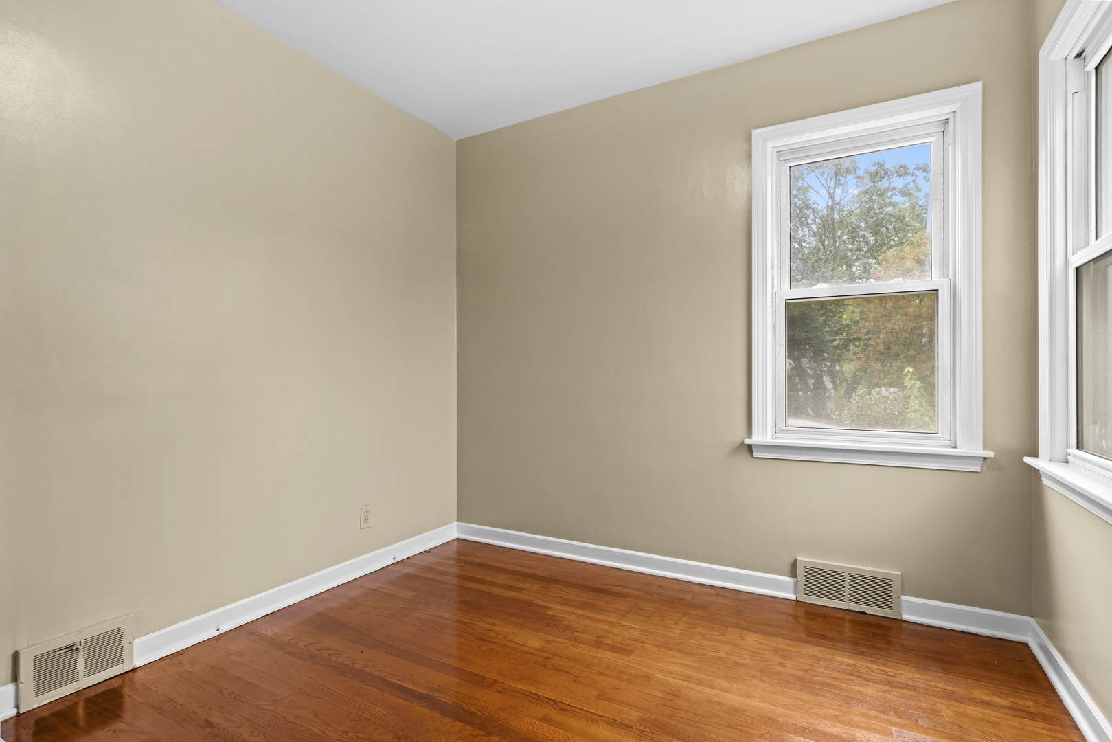 2911 18th Avenue Property Photo 8