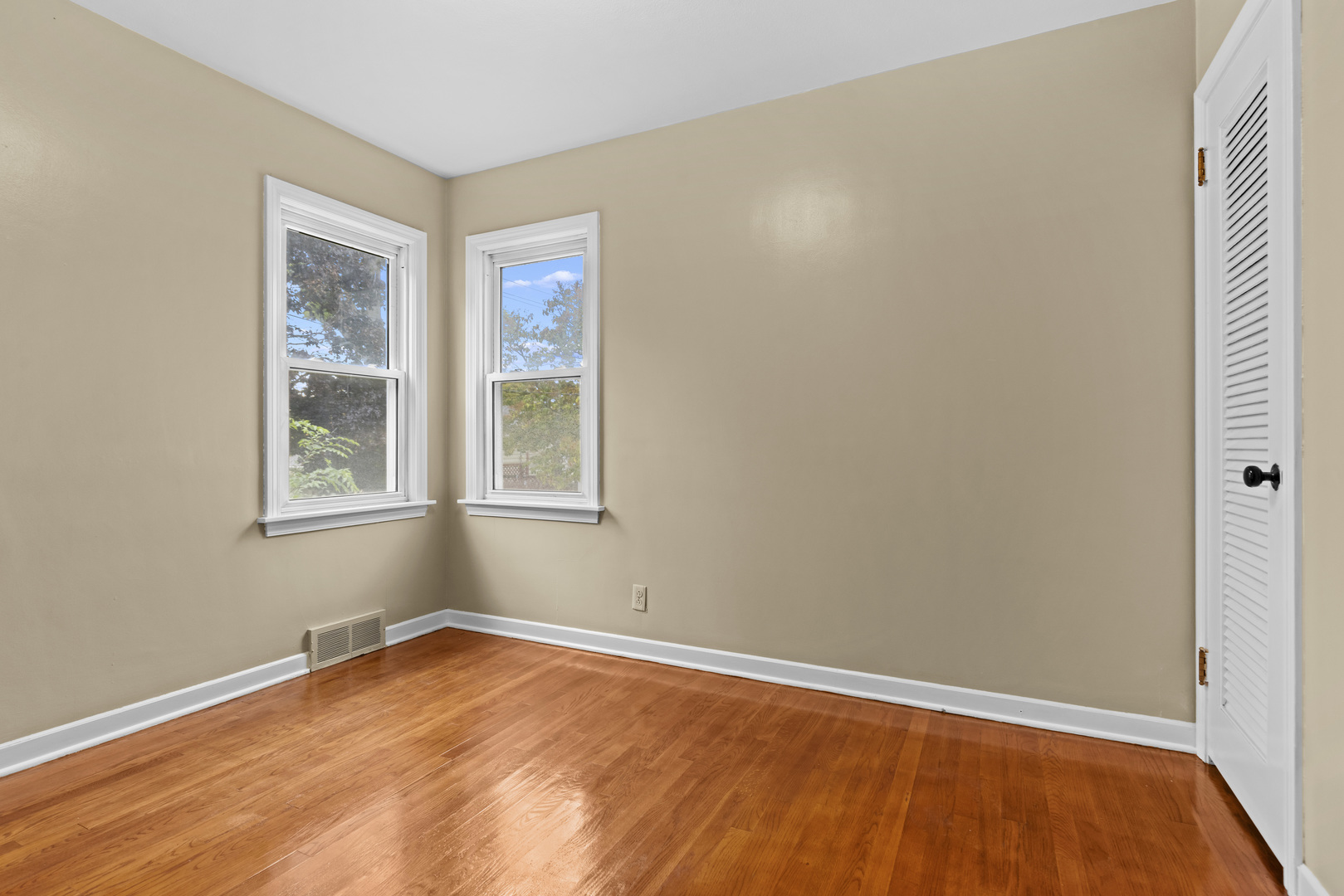 2911 18th Avenue Property Photo 9