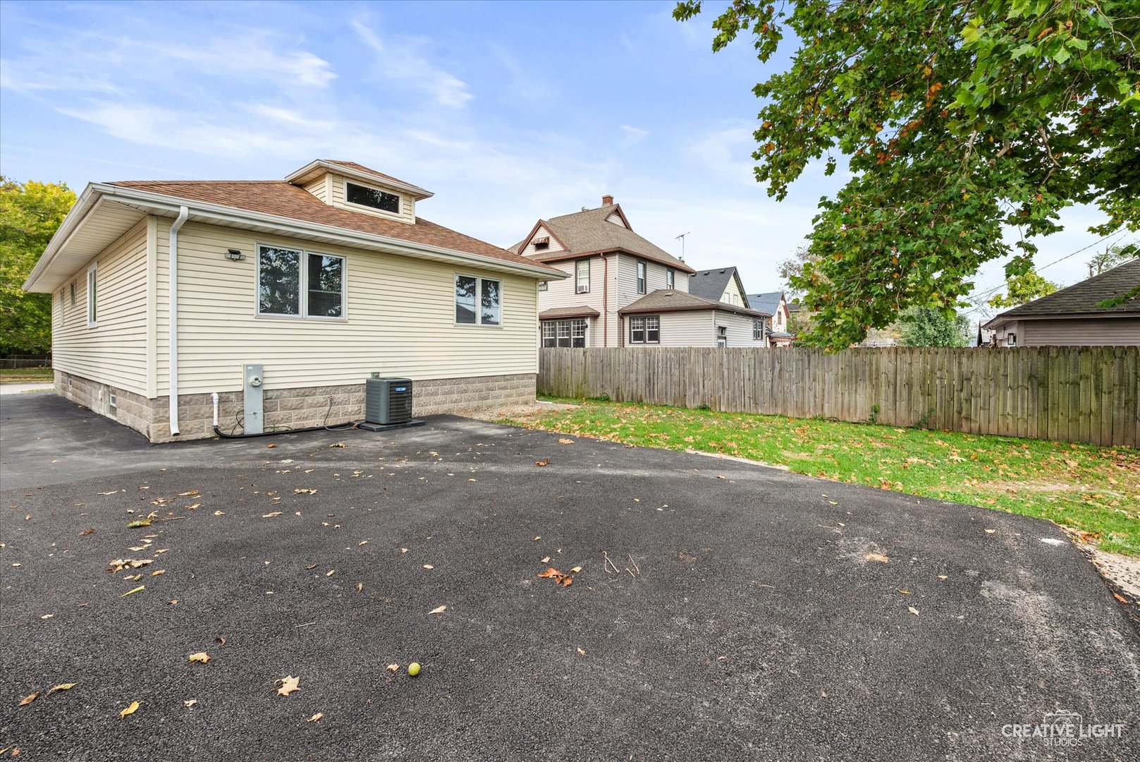 900 Cochrane Avenue Property Photo 16