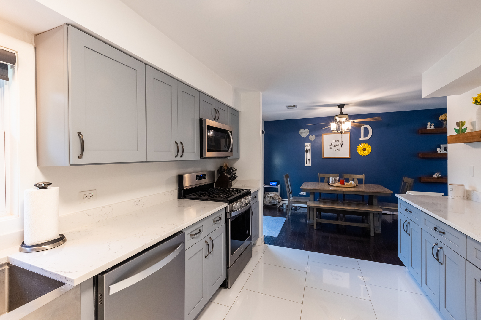 6121 James Street Property Photo 11