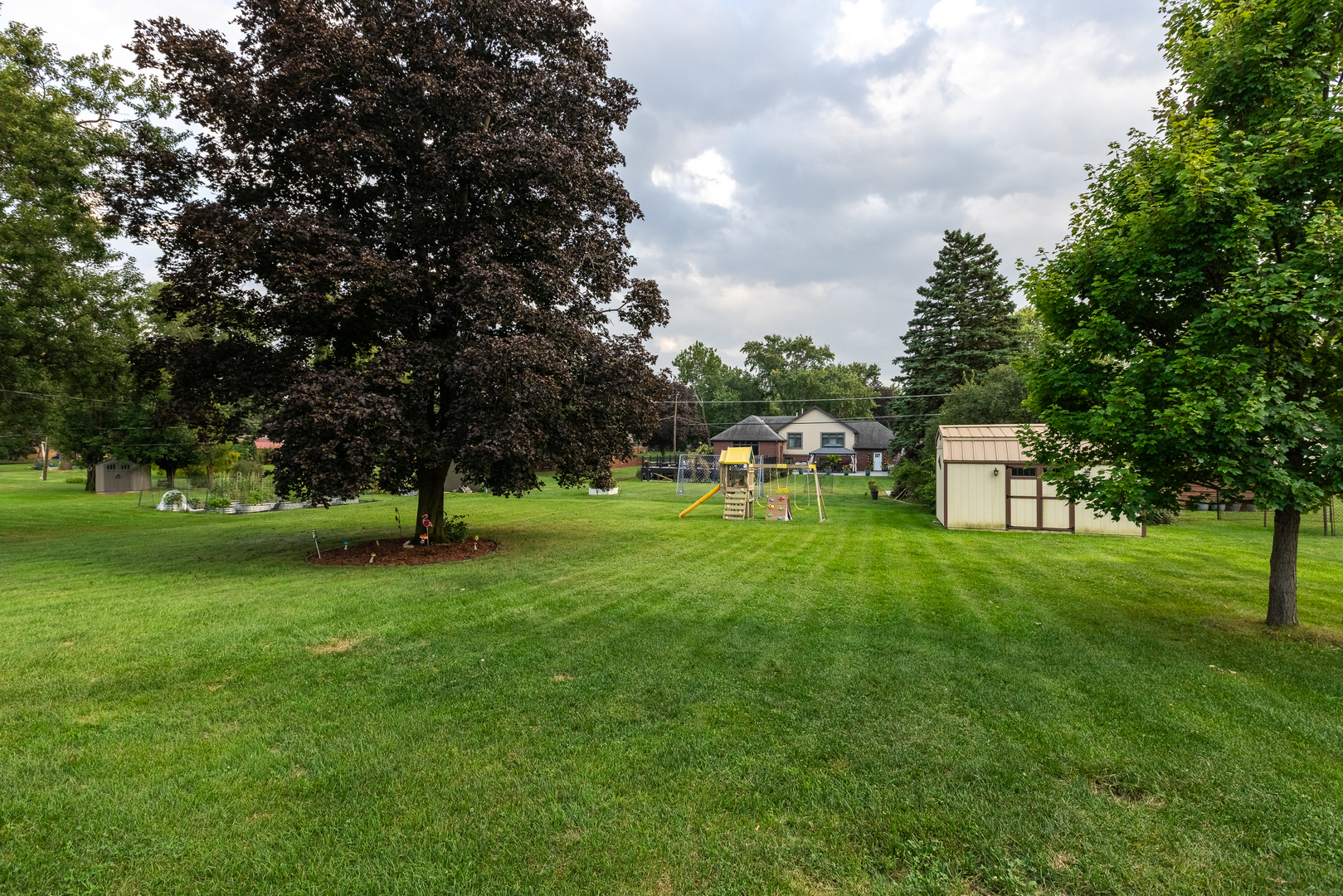 6121 James Street Property Photo 22